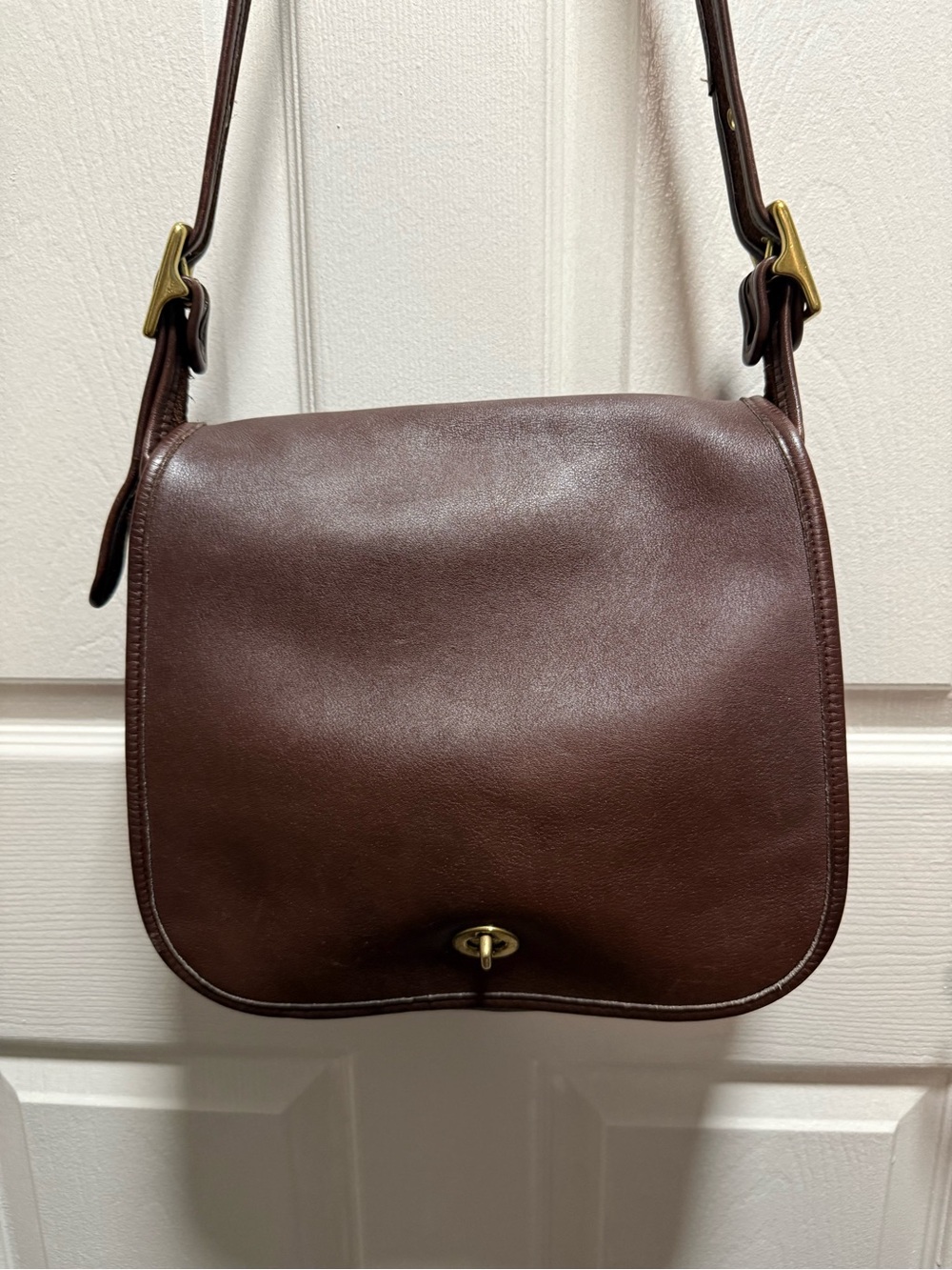Beautiful vintage leather Coach purse chocolate brown
